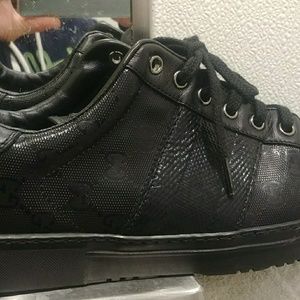 Men Gucci sneakers size 8
